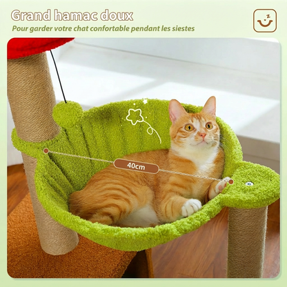 Chat roux confortablement installé dans le grand hamac vert 40 cm de l'arbre à chat fleur nature