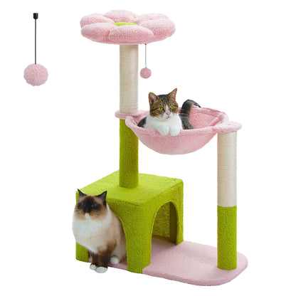 Arbre à chat fleur rose et vert avec chat ragdoll à la base et second chat dans le hamac fleur