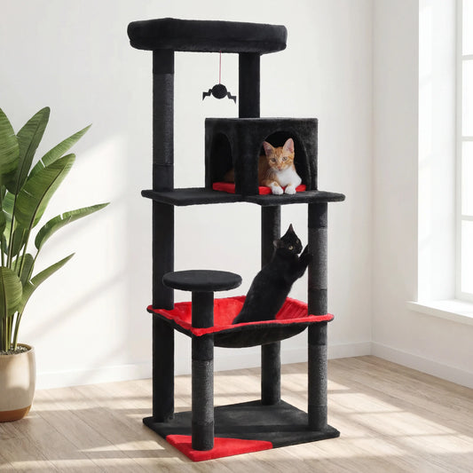 Grand arbre à chat noir et rouge avec niche, deux chats répartis sur les niveaux et plante verte à gauche