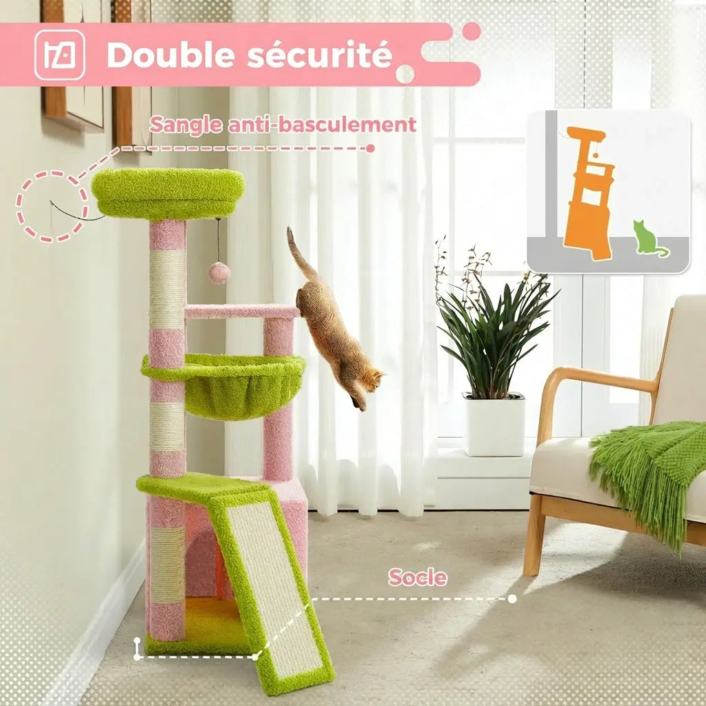 Démonstration de la double sécurité de l'arbre à chat rose et vert avec sangle anti-basculement dans un salon