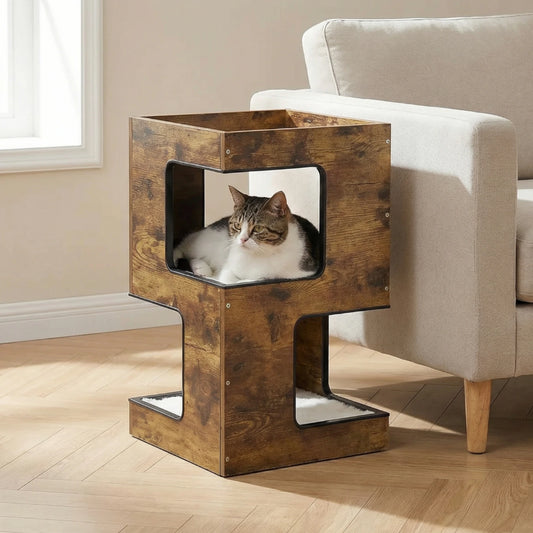 Meuble de repos pour chat cube bois rustique deux niveaux posé sur parquet avec chat à l'intérieur